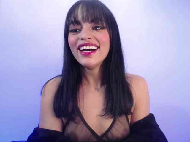Sharlottessence webcam