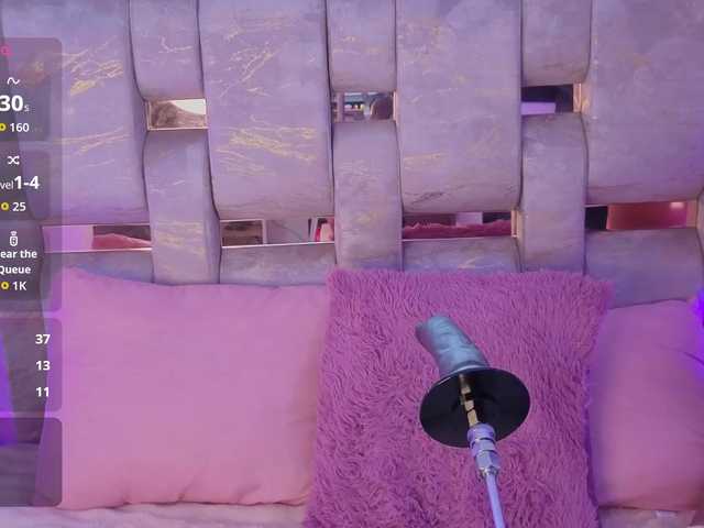 LauValvet live cam on BongaCams
