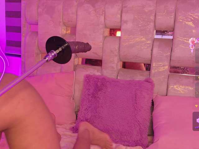 LauValvet live cam on BongaCams