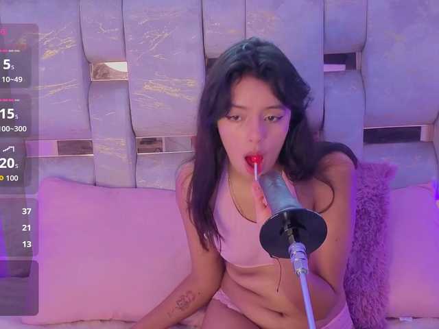 LauValvet live cam on BongaCams
