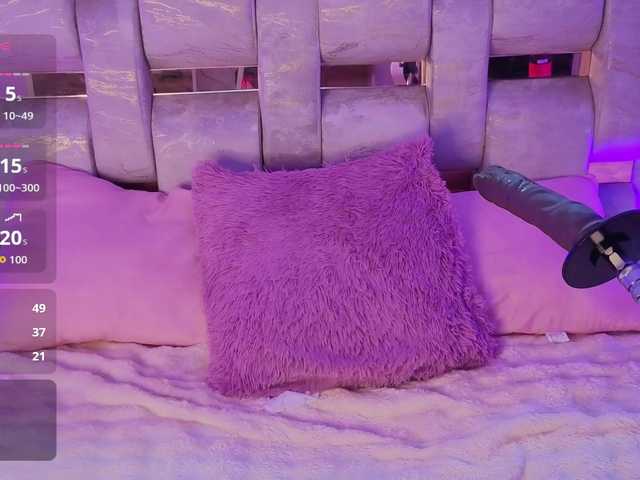 LauValvet live cam on BongaCams