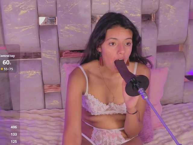 LauValvet live cam on BongaCams