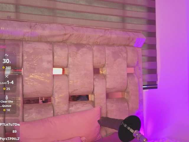 LauValvet live cam on BongaCams
