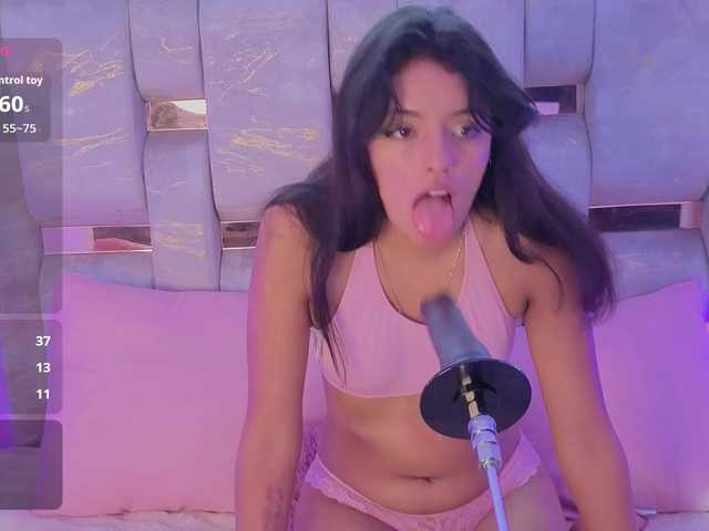 LauValvet live cam on BongaCams