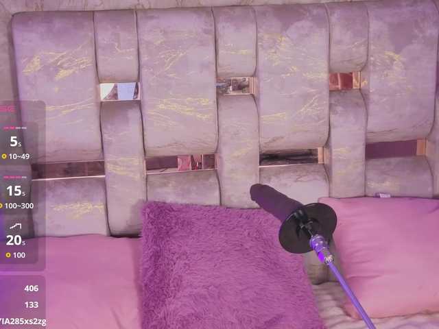LauValvet live cam on BongaCams
