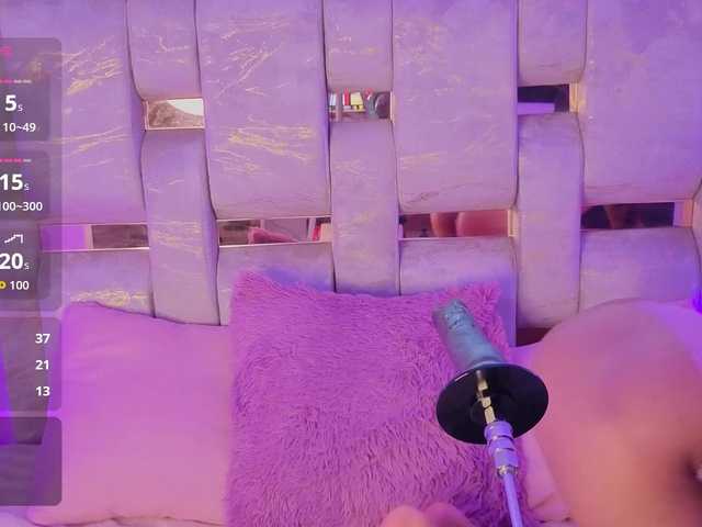 LauValvet live cam on BongaCams