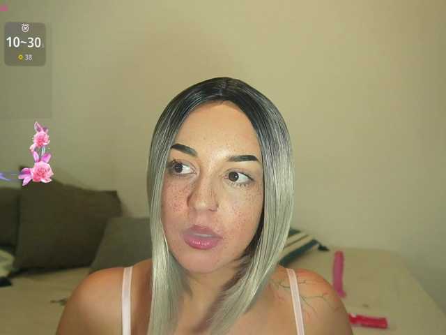 PeachyEmpire live cam on BongaCams