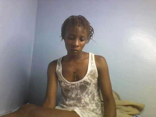 Karembo live cam on BongaCams