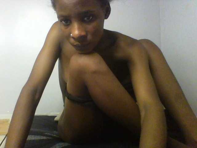 Karembo live cam on BongaCams
