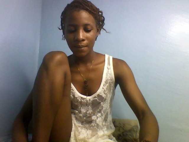 Karembo live cam on BongaCams