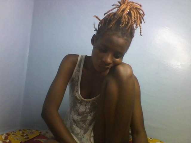 Karembo live cam on BongaCams