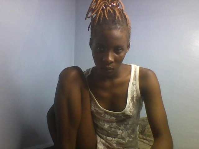 Live room thumbnail for Karembo