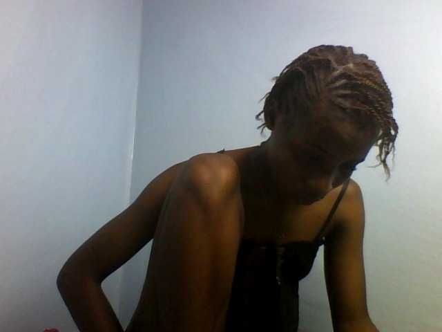 Karembo webcam bongacams model stream image
