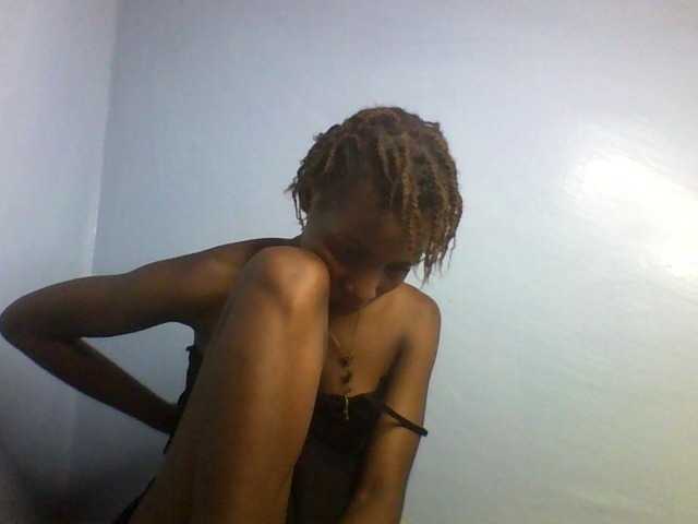 Karembo live cam on BongaCams