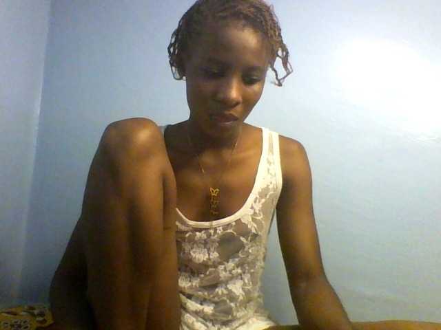 Karembo, live now on BongaCams