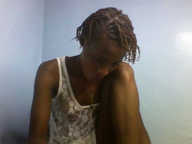 Karembo webcam bongacams model stream image
