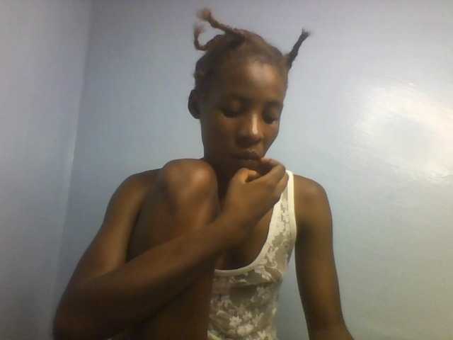 Karembo live cam on BongaCams