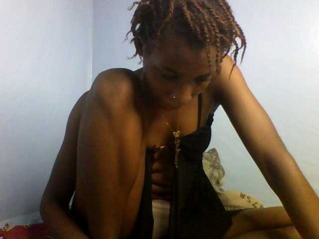 Karembo live cam on BongaCams