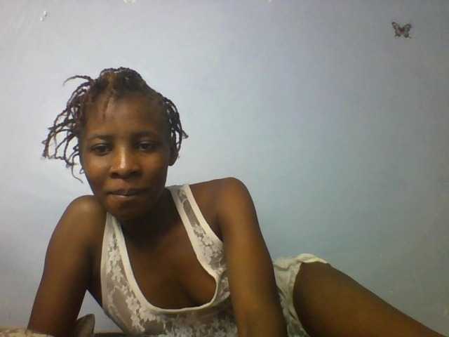 Karembo live cam on BongaCams
