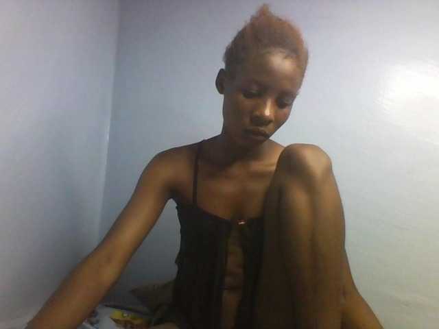 Karembo webcam bongacams model stream image