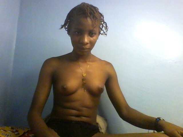 Karembo, en directo ahora en BongaCams