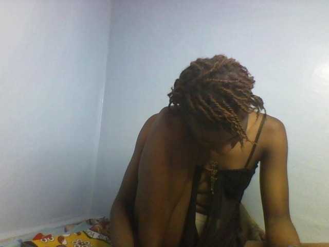Karembo live cam on BongaCams
