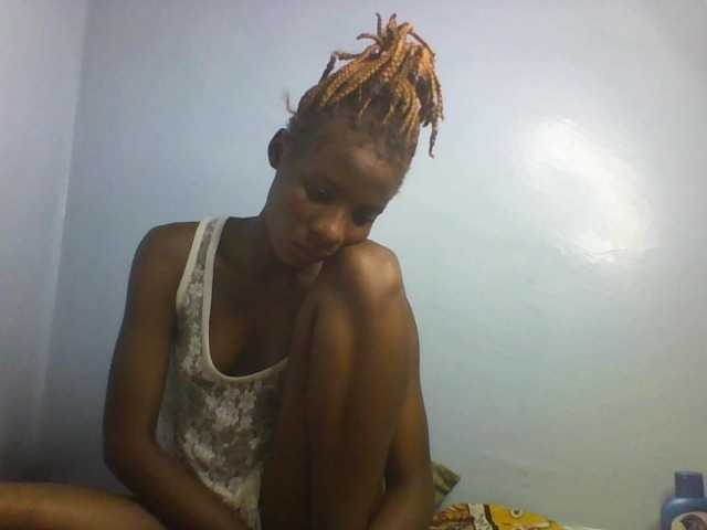 Karembo live cam on BongaCams