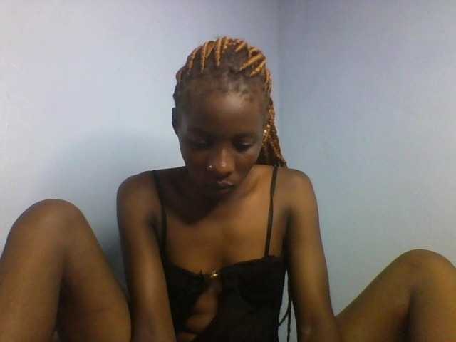 Karembo live cam on BongaCams