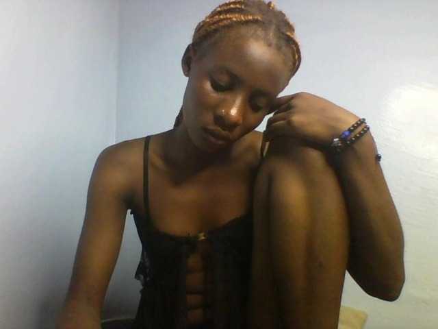Karembo live cam on BongaCams