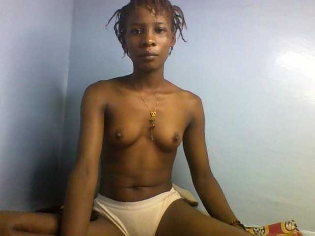 Karembo live cam on BongaCams