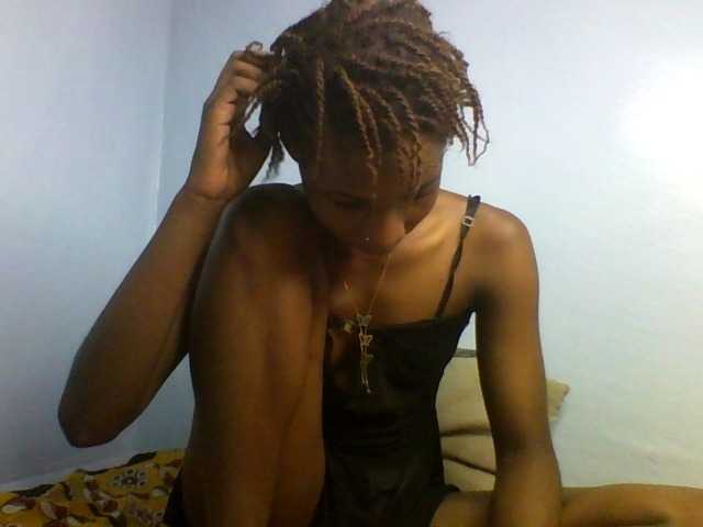 Karembo live cam on BongaCams