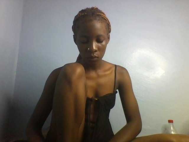 Karembo — live female cam