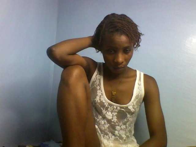 Karembo, live now on BongaCams