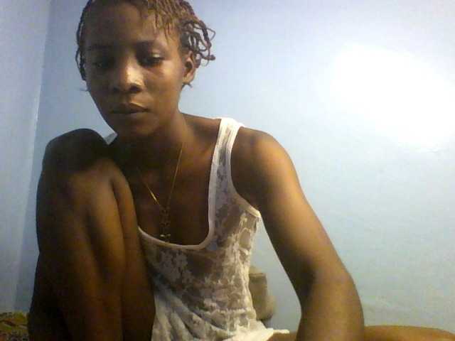 Karembo, live now on BongaCams