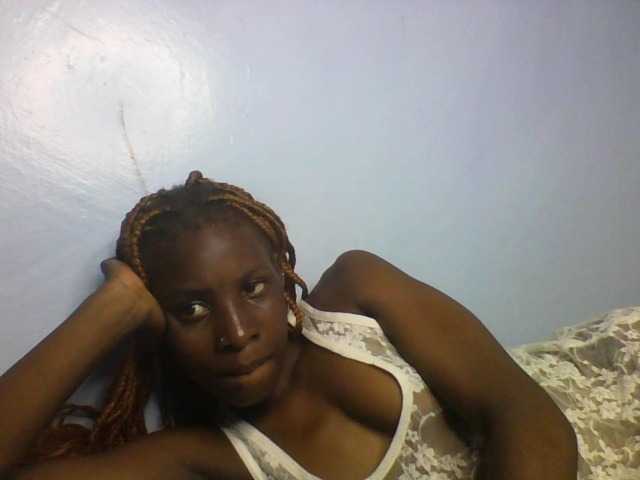 Karembo live cam on BongaCams