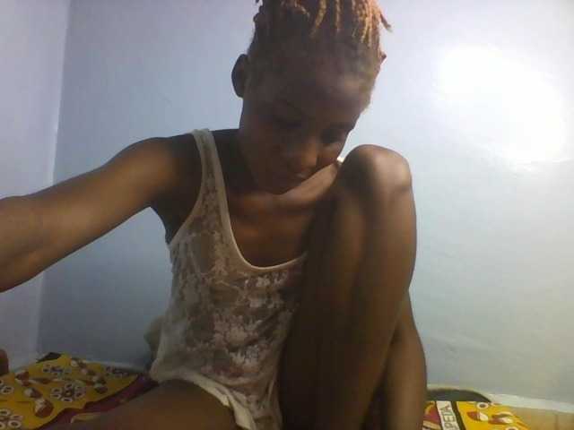 Karembo live cam on BongaCams