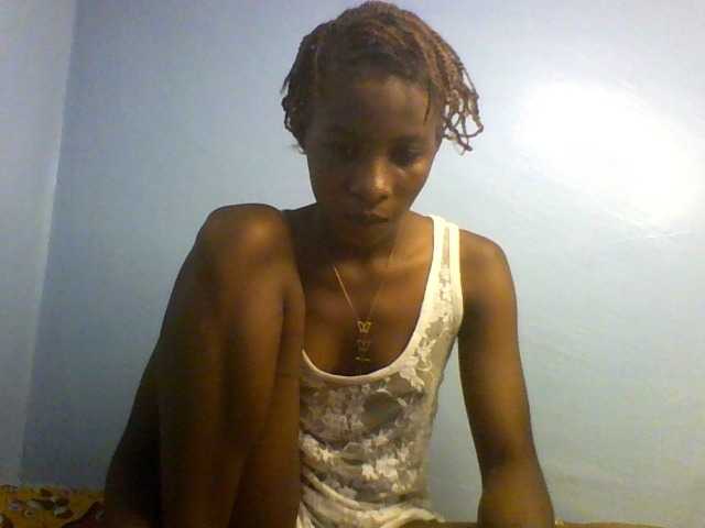 Karembo, en directo ahora en BongaCams
