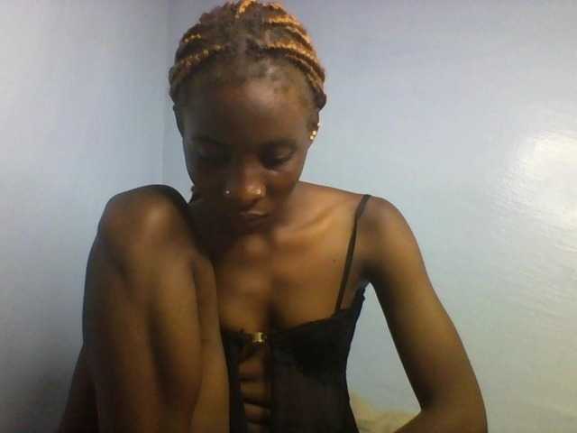 Karembo live cam on BongaCams