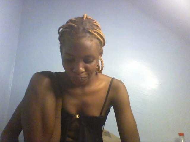 Karembo live cam on BongaCams