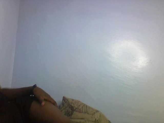 Karembo — live female cam