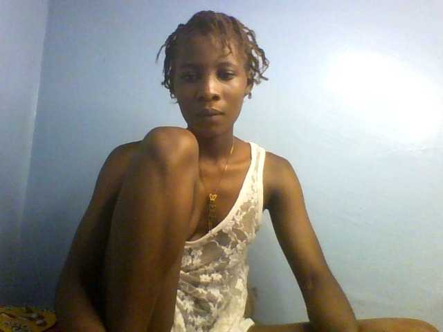 Karembo, live now on BongaCams