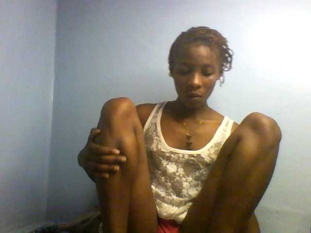 Karembo, live now on BongaCams