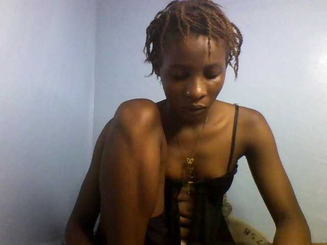 Karembo live cam on BongaCams