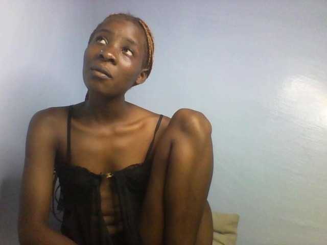 Karembo live cam on BongaCams
