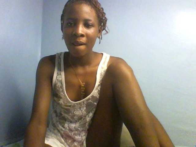 Karembo webcam bongacams model stream image