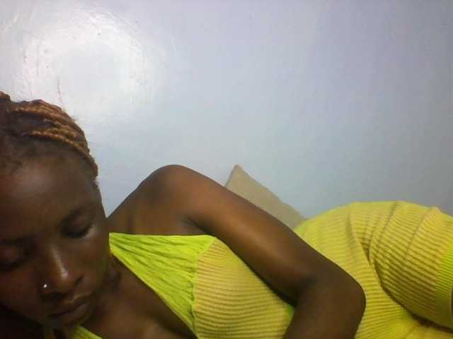 Karembo live cam on BongaCams