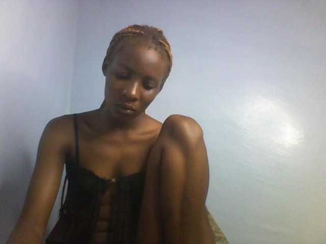 Karembo — live female cam