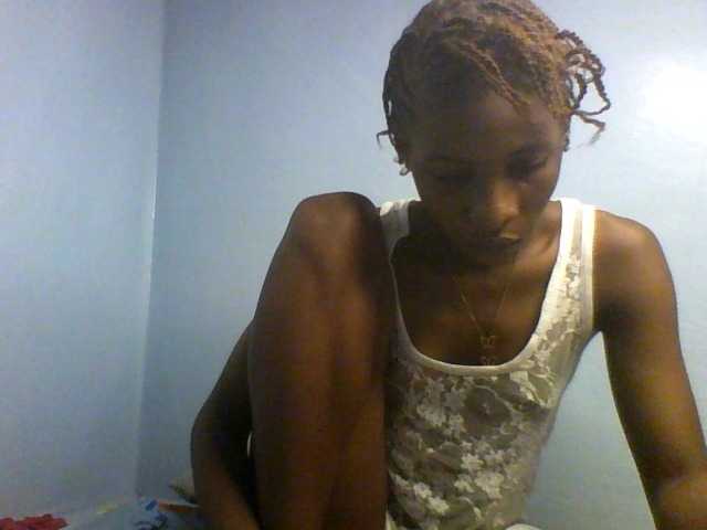 Karembo, live now on BongaCams