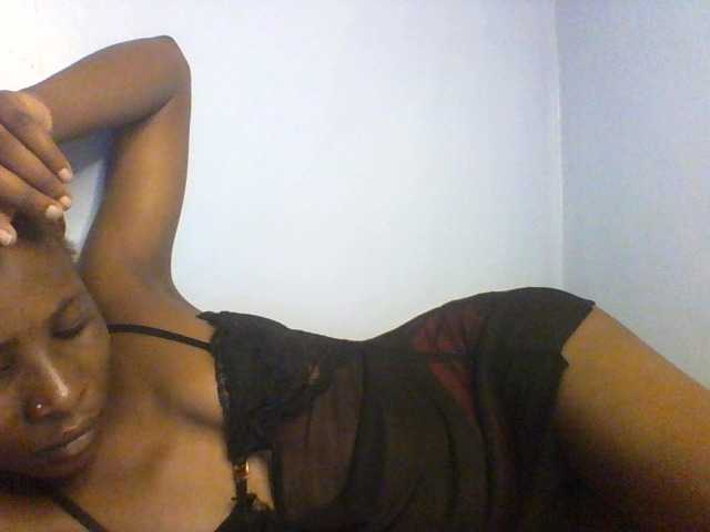 Karembo live cam on BongaCams