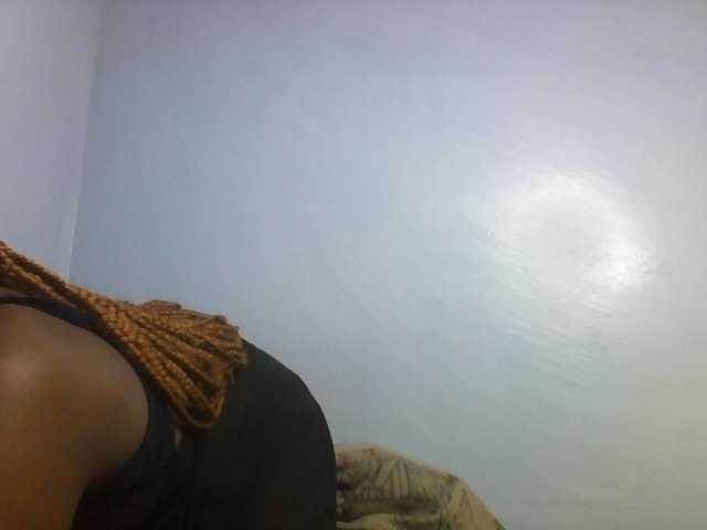 Karembo — live female cam